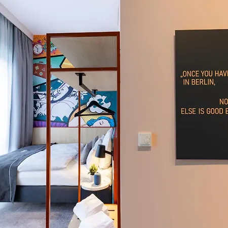 - The Niu, Pax Airport By Ihg Отель Берлин