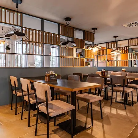 Отель - The Niu, Pax Airport By Ihg