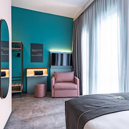 Отель - The Niu, Pax Airport By Ihg