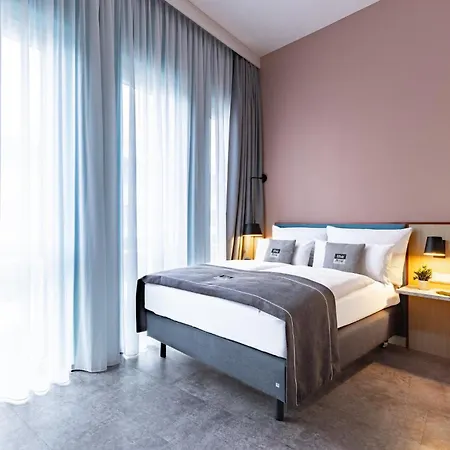 - The Niu, Pax Airport By Ihg 4*