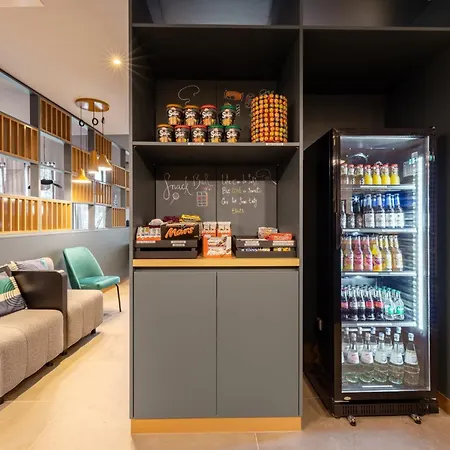 - The Niu, Pax Airport By Ihg 4* Βερολίνο