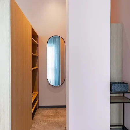 - The Niu, Pax Airport By Ihg Отель Берлин