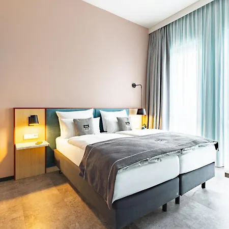 - The Niu, Pax Airport By Ihg 4*