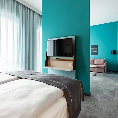 - The Niu, Pax Airport By Ihg Отель Берлин