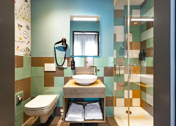 - The Niu, Pax Airport By Ihg