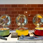 Отель - The Niu, Pax Airport By Ihg 4*