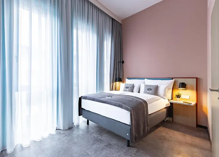 - The Niu, Pax Airport By Ihg 4*