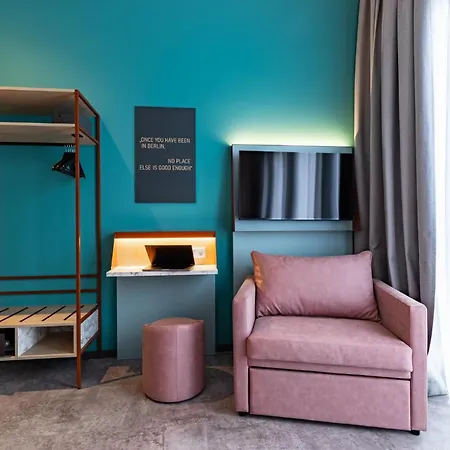 - The Niu, Pax Airport By Ihg Otel Berlin