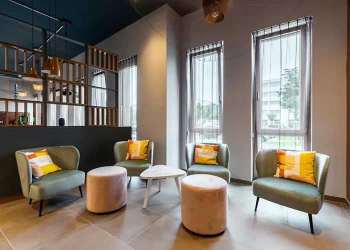 - The Niu, Pax Airport By Ihg Hotel 4*