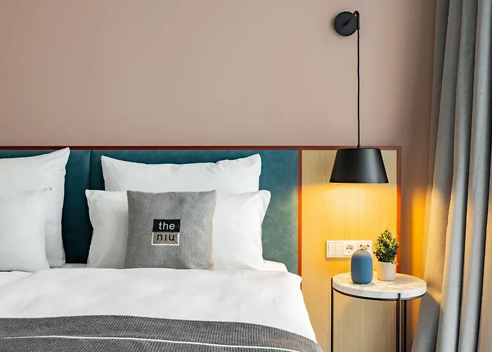 - The Niu, Pax Airport By Ihg 4* Berlim